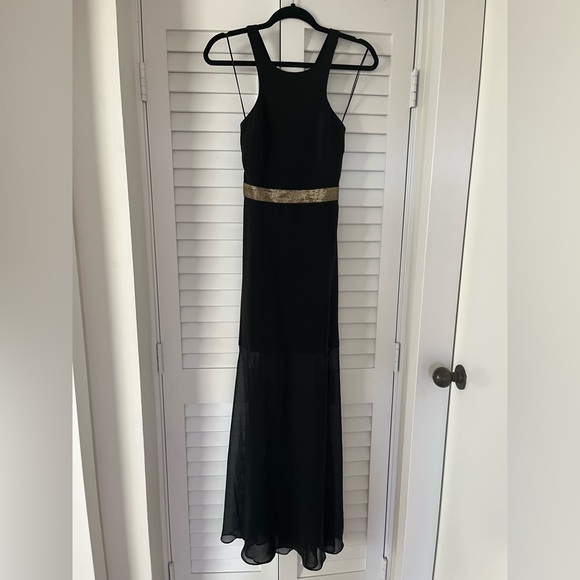 Express Black Gown - Picture 2 of 6